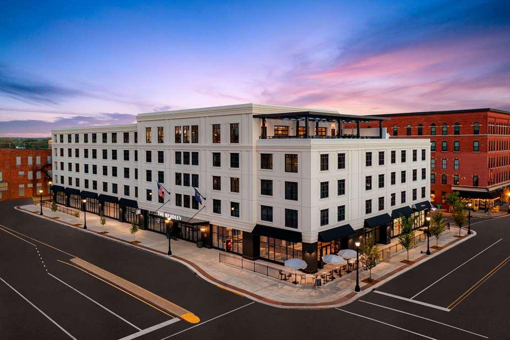 The Bradley Hotel Fort Wayne Buitenkant foto